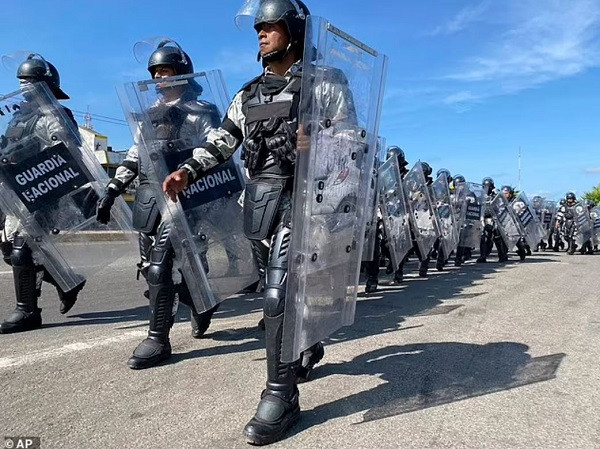 Bien nguoi nhap cu chuan bi vuot bien cong khai vao My!-Hinh-3