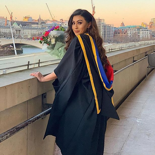 Co giao quan he voi hoc sinh 14 tuoi: “Toi bi tan tinh“