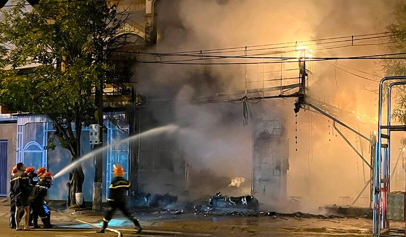 Một ngày xảy ra 2 vụ hỏa hoạn ở thành phố Hà Tĩnh Mot ngay xay ra 2 vu hoa hoan o thanh pho Ha Tinh