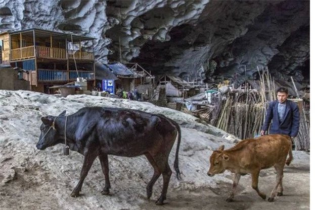 Ngoi lang “hang dong” tach biet hoan toan voi the gioi ben ngoai-Hinh-2