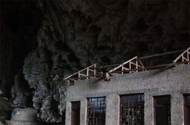 Ngoi lang “hang dong” tach biet hoan toan voi the gioi ben ngoai