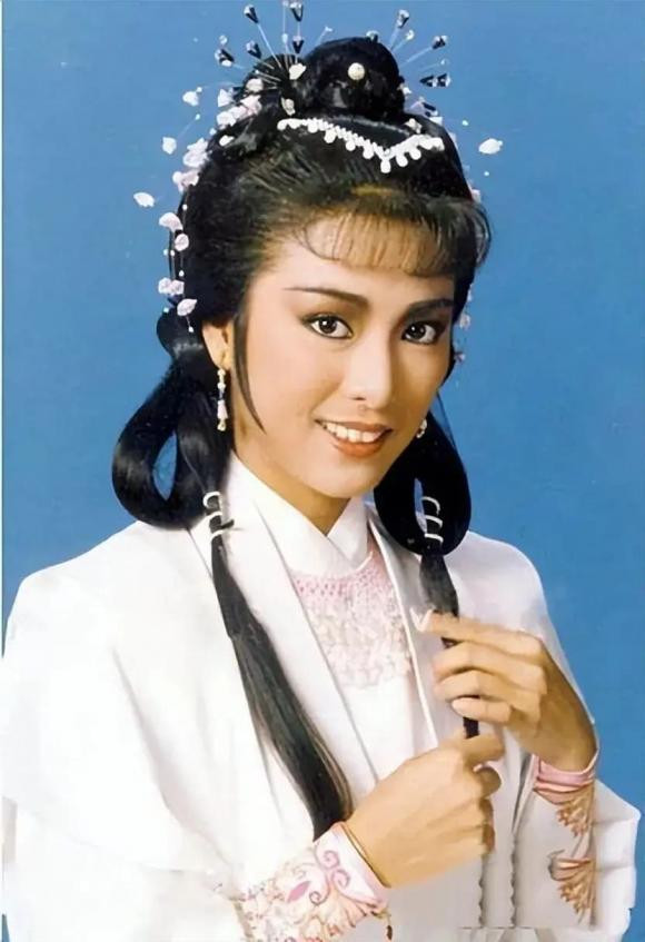 Mỹ nhân nào khiến Thành Long tốn công sức theo đuổi nhất? - Hình 2 My nhan nao khien Thanh Long ton cong suc theo duoi nhat?-Hinh-2