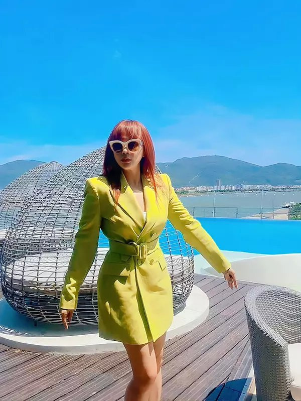 Luu Thien Huong ra sao sau nua nam to dong nghiep 'nem dien thoai'?-Hinh-3