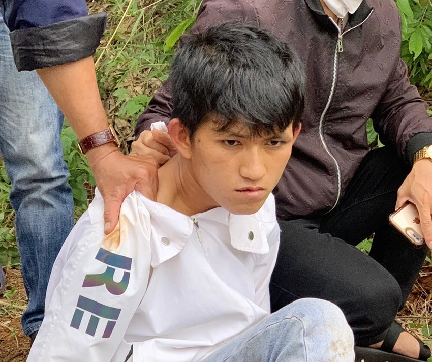 Khởi tố đối tượng dùng dao tấn công 2 chiến sĩ công an Gia Lai Khoi to doi tuong dung dao tan cong 2 chien si cong an Gia Lai