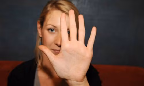 Nếu là phụ nữ, họ sẽ rất khéo léo trong việc xử lý các mối quan hệ các nhân.