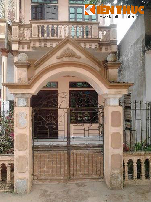 Rung dong nam sinh lop 11 giet co giao, dot xac