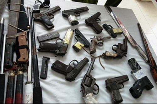 Chỉ trong 6 tháng đầu năm nay 2015, lực lượng 141 Công an TP Hà Nội đã phát hiện và xử lý 19.650 trường hợp vi phạm giao thông; bắt giữ được 550 vụ, với 888 đối tượng có dấu hiệu tội phạm, lực lượng đã bàn giao đến các phòng nghiệp vụ, công an các quận, huyện và thị xã tiếp tục xử lý. Tang vật thu giữ gồm súng đạn, gần 4,5kg ma túy các loại, cùng dao, kiếm...