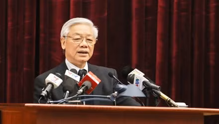 Tong Bi thu Nguyen Phu Trong: Chay chuc quyen, ai chay? Chay ai?