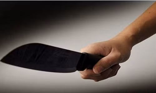 Di uóng ruọu vè nhà càm dao dam chét bó dẻ