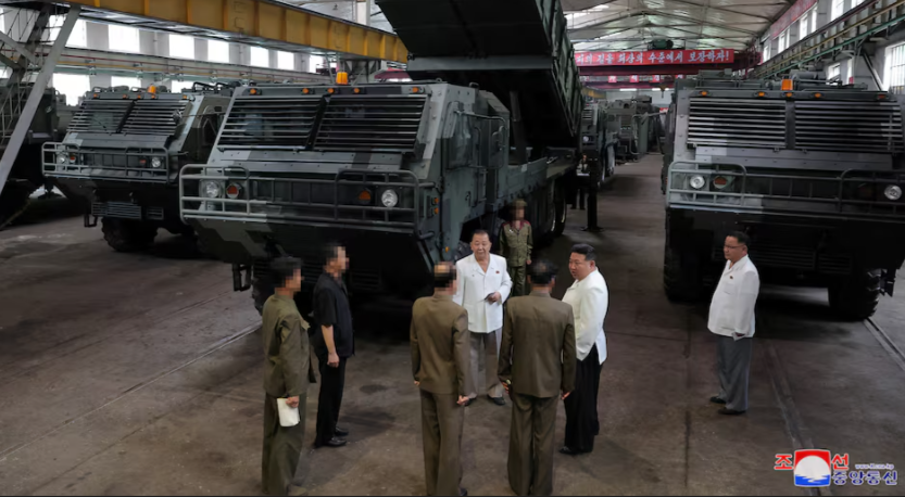 Bên trong một nhà máy quân sự ở Triều Tiên.