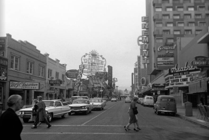 Đường Fremont vào ban ngày năm 1962.