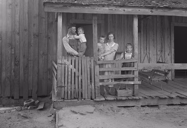 Một gia đình thuê nhà ở Greene, Georgia (Mỹ), năm 1937.