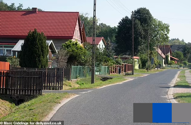 Những người hàng xóm gần đó cho hay, họ không hề biết việc Malgorzata bị giam giữ trong nhà kho đó.