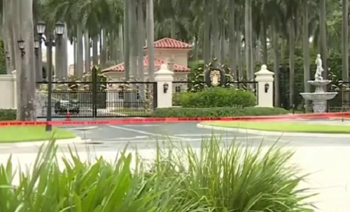 Được biết, cựu Tổng thống Trump đã được đưa đến nơi an toàn hôm 15/9 sau khi có nhiều phát súng vang lên khi ông đang chơi golf tại câu lạc bộ golf ở West Palm Beach, bang Florida.