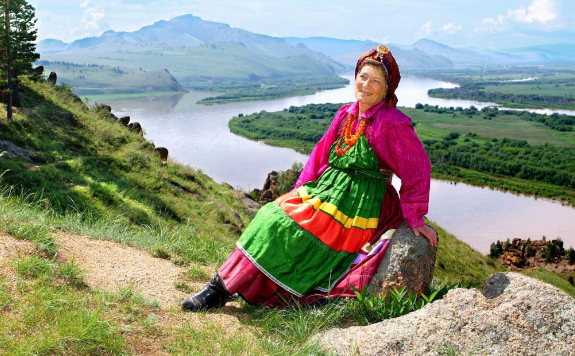 Hiện tại, ngôi làng Bolshoi Kunalei có hơn 1.000 người và vẫn duy trì lối sống truyền thống.