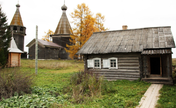 Ngôi làng Oshevensky Pogost là nơi "tọa lạc" của nhà thờ Epiphany - một trong những nhà thờ gỗ lớn nhất còn sót lại ở Nga.