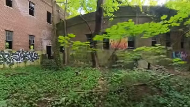 North Brother sau đó bị thời gian tàn phá, và kể từ năm 1963, nó đã bị bỏ hoang và phần lớn bị lãng quên.