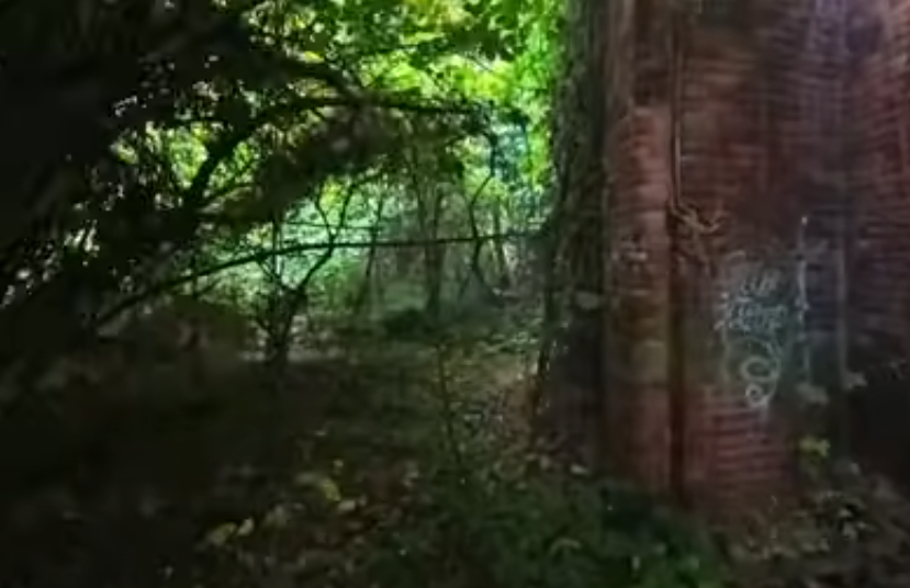 Vào năm 1942, nơi này đóng cửa lần đầu tiên trước khi được sử dụng làm nơi ở cho các cựu chiến binh Thế chiến II. Tuy nhiên, ý tưởng này nhanh chóng bị loại bỏ.