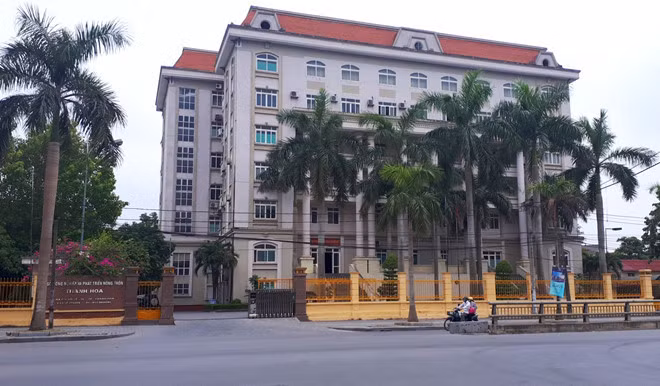 Vi sao PGD So NN&PTNT tinh Thanh Hoa xin thoi chuc?