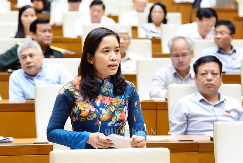 Sinh vien ban dam 4 lan bi duoi hoc: DBQH noi Bo truong Nha ne tranh-Hinh-3