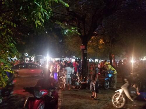 Hang tram canh sat van vay rap doi tuong om 