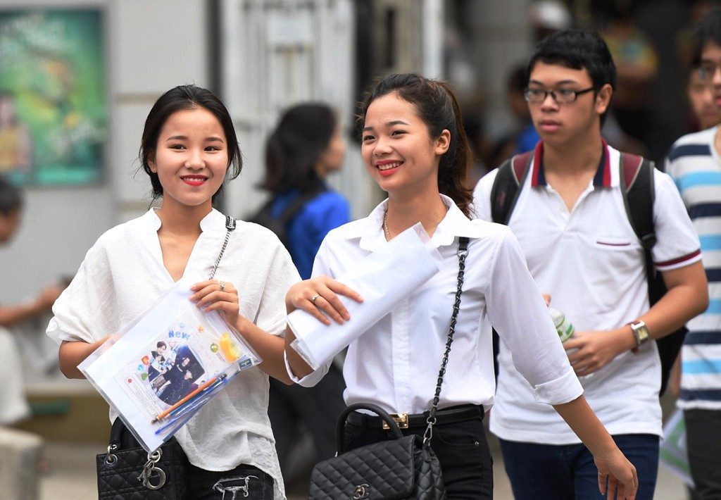 Hang nghin sinh vien bi “roi rung” moi nam: Cong suc, tien bac do song do bien