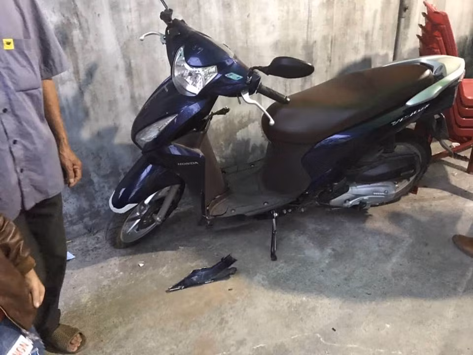 O to “dien” dam vao dam tang khien 8 nguoi bi thuong roi bo tron-Hinh-6