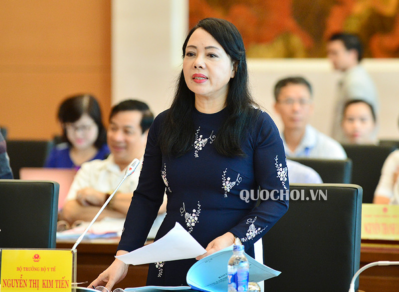 Bo truong Nguyen Thi Kim Tien: Nha ve sinh benh vien nao ban, giam doc o ban