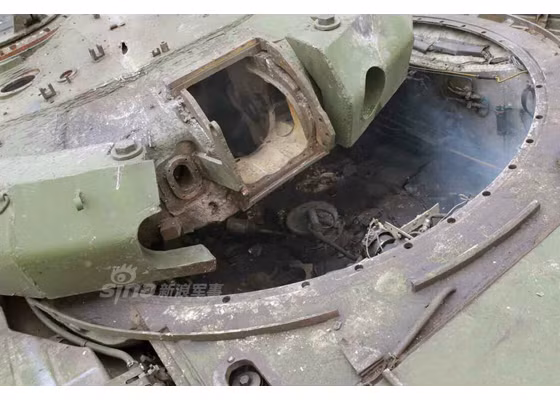 Sức công phá của tên lửa chống tăng Triều Tiên là rất đáng gờm, nó làm nòng pháo bị bay khỏi tháp, còn tháp pháo thì đứt rời khỏi thân xe tăng. 