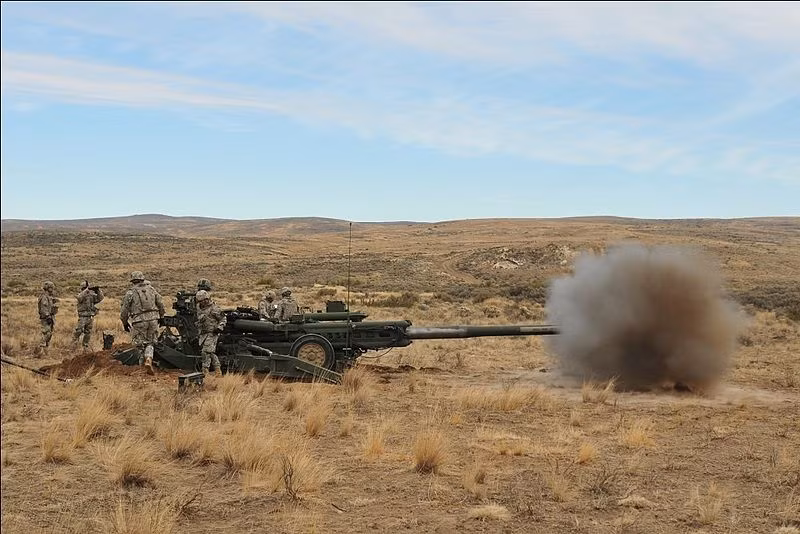 Việc Mỹ triển khai bộ binh tới Syria đánh dấu một chiến lược mới của chính quyền Tổng thống Donald Trump trong một nỗ lực chống lại các nhóm khủng bố trên thế giới, đặc biệt là ở Syria. Khoảng 500 lính đặc nhiệm Mỹ đã hoạt động trong nội địa Syria từ vài tuần nay. Nguồn ảnh: Wikipedia