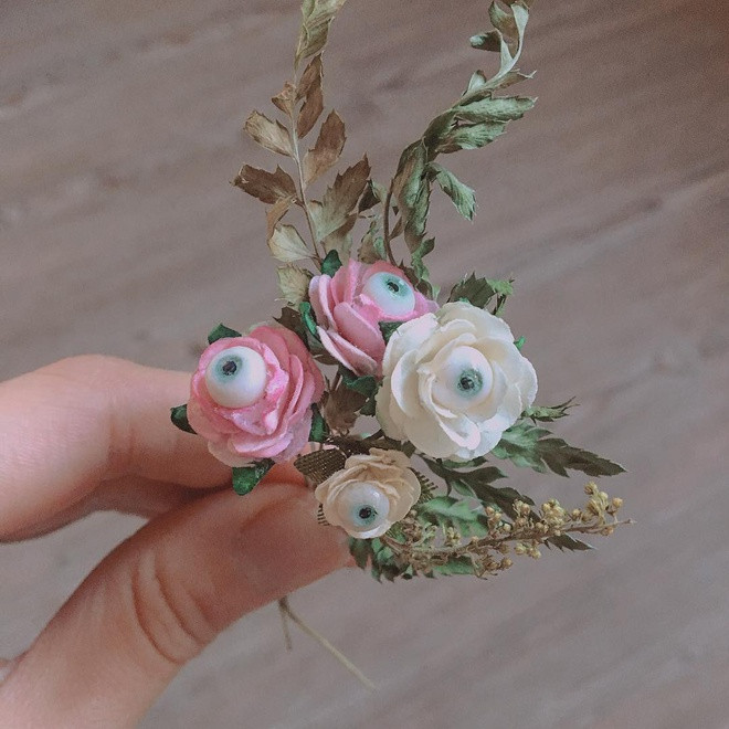 Tuy vậy, cũng có những người theo dõi yêu thích các tác phẩm của Lim và đánh giá cao công việc sáng tạo của cô. Với cô gái 28 tuổi, tạo ra tranh cãi cũng là một trong những mục đích cô hướng đến. "Mọi người có thể thích hoặc ghét. Tôi muốn thách thức quan niệm của mọi người về đẹp và xấu, trang nhã hay vô vị. Những thắc mắc và câu hỏi như vậy là phần thú vị tôi thích ở nghệ thuật", 9X nói.