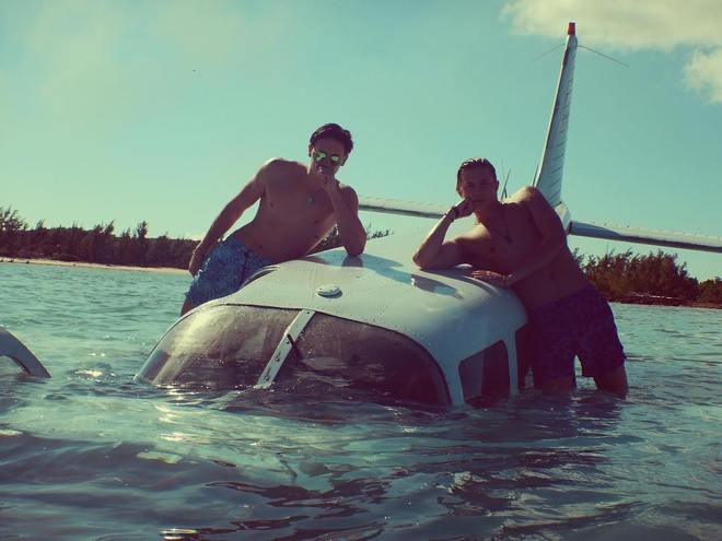 Alexios từng đăng nhiều ảnh khoe body 6 múi săn chắc. Vào mùa hè, hoàng tử trẻ dành phần lớn thời gian để tập luyện môn bắn súng và đi du lịch cùng gia đình, bạn bè. Trong sinh nhật cách đây vài năm, chàng trai được cha mẹ tặng cho chiếc siêu xe.