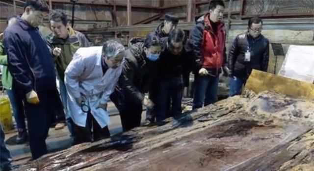 Bi an 21 chiec quan tai “tung hoa mu” trong dam tang Bao Cong-Hinh-5