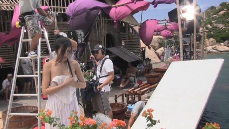 Vai diễn không kém phần nóng bỏng cuối cùng trong sự nghiệp diễn xuất của ngọc nữ Tăng Thanh Hà trước khi lập gia đình và tập trung vào kinh doanh trong bộ phim đình đám " Mỹ nhân kế" của đạo diễn Quang Dũng.