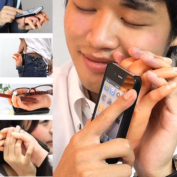 Những tâm hồn cô đơn muốn tìm cái nắm tay trong trời đông lạnh giá giờ chỉ cần sắm chiếc ốp này là có rồi nha!