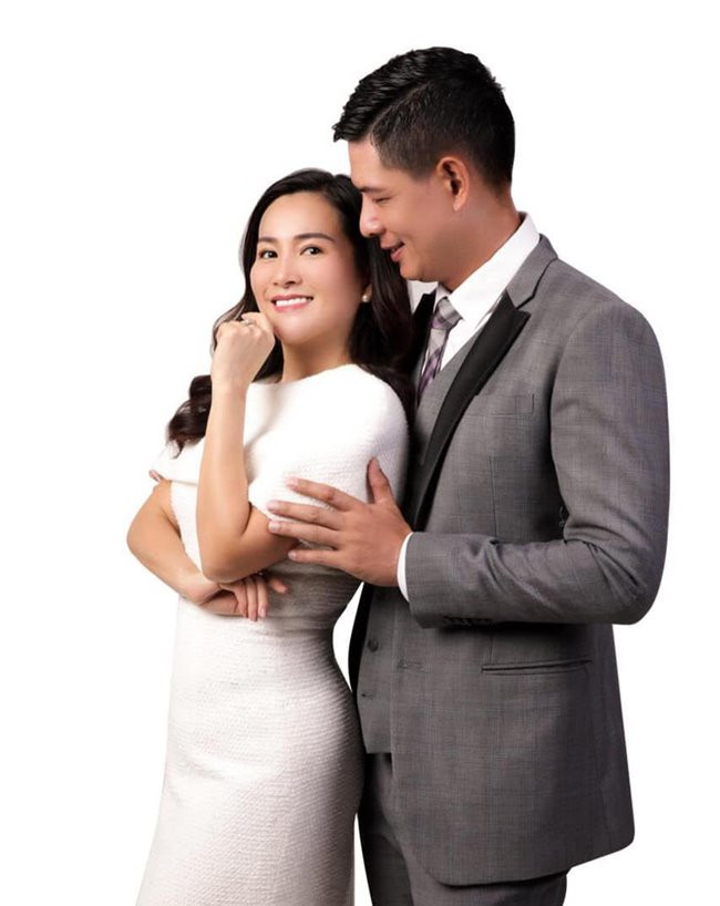 Vợ chồng Bình Minh - Anh Thơ từng trải qua rất nhiều thăng trầm trong cuộc hôn nhân suốt 12 năm chung sống. Từ khi mới kết hôn, nam diễn viên điển trai đã mang tiếng xấu là lấy vợ vì tiền, bởi Anh Thơ lớn tuổi hơn anh và là một doanh nhân thành đạt.