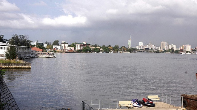 Bên cạnh các hạ tầng công nghệ cao, hòn đảo này còn có khu mua sắm, nhà hàng cao cấp chuyên phục vụ các món ăn nổi tiếng ở châu Phi, phòng trưng bày nghệ thuật, bảo tàng quốc gia, và cả làng nghề thủ công.