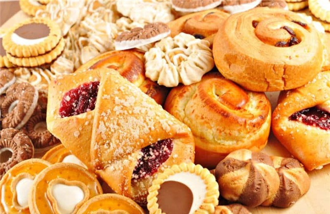Các loại bánh nướng, cookie trong các cửa hàng bánh đều có chứa cholesterol, dẫn đến vấn đề về tim.