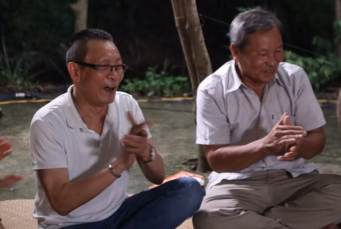 Hinh anh chua tung co: MC Lai Van Sam gan gui tren “chieu nhau“