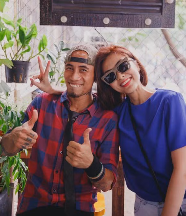 Hiện tại, cả hai đã yên bề gia thất, xem nhau như tri kỷ. Được biết mối tình giữa nam ca sĩ và người vợ tên Thùy Trang cũng do Hà Tăng kết tóc se duyên. Được biết bà xã Phạm Anh Khoa là người bạn rất thân của Tăng Thanh Hà và Thân Thúy Hà.