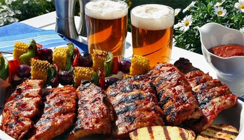 Người đàn ông có cả trăm viên sỏi thận vì thói quen ăn khuya - Hình 3 Nguoi dan ong co ca tram vien soi than vi thoi quen an khuya-Hinh-3