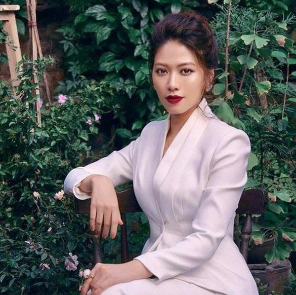  Ngọc Trinh: Đứng đầu danh sách người đẹp VTV với cuộc sống sang chảnh không thể bỏ qua Ngọc Trinh. Nói về độ “chịu chơi” có lẽ đây là gương mặt luôn được nhắc đến trong danh sách dài bên cạnh các người đẹp khác. MC của Chuyển động 24h sở hữu cho mình dàn siêu xe, túi hiệu, đồng hồ tiền tỷ mà ai cũng mong ước.