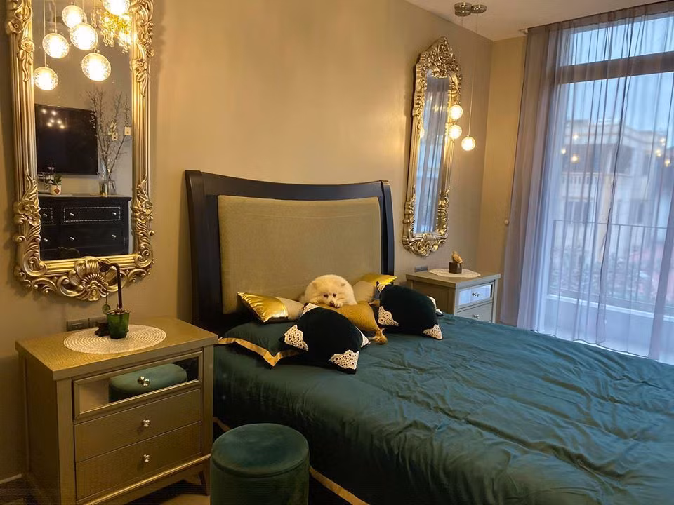 Chưa kể, không gian phòng ngủ qua hình ảnh chia sẻ của Minh Hà đã đủ để người khác nhận ra hơi hướng đặc trưng châu Âu sang chảnh. Cuộc sống viên mãn, sở hữu khối tài sản không nhỏ, thần thái ngút trời, tài năng vượt trội, các nữ MC VTV là hình mẫu phụ nữ lý tưởng để nhiều người phấn đấu.