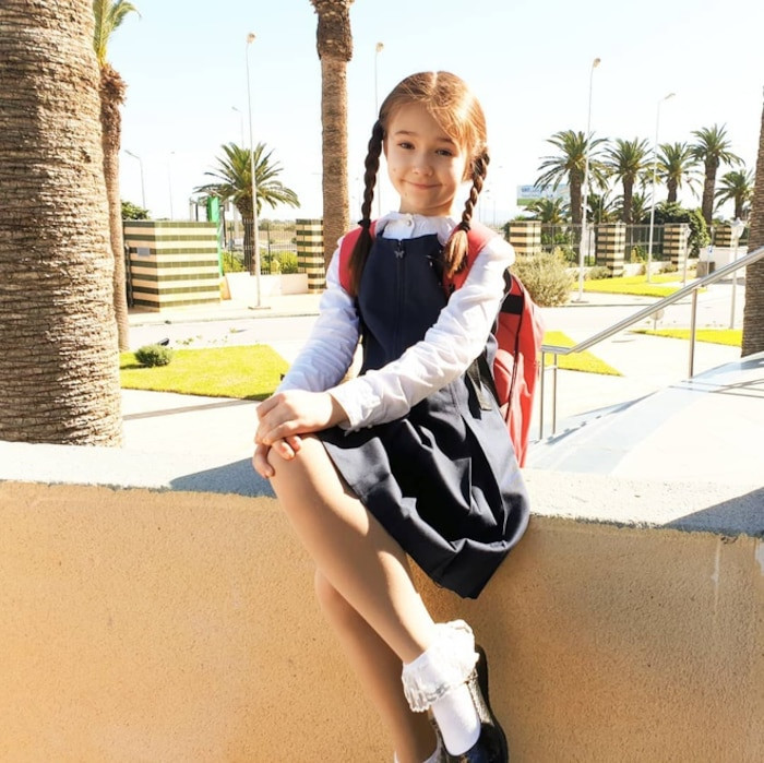 Hiện tại, sau gần 4 năm nổi tiếng, Bella đang là học sinh tiểu học và ngôn ngữ tiếp theo cô bé muốn chinh phục chính là tiếng Nhật.