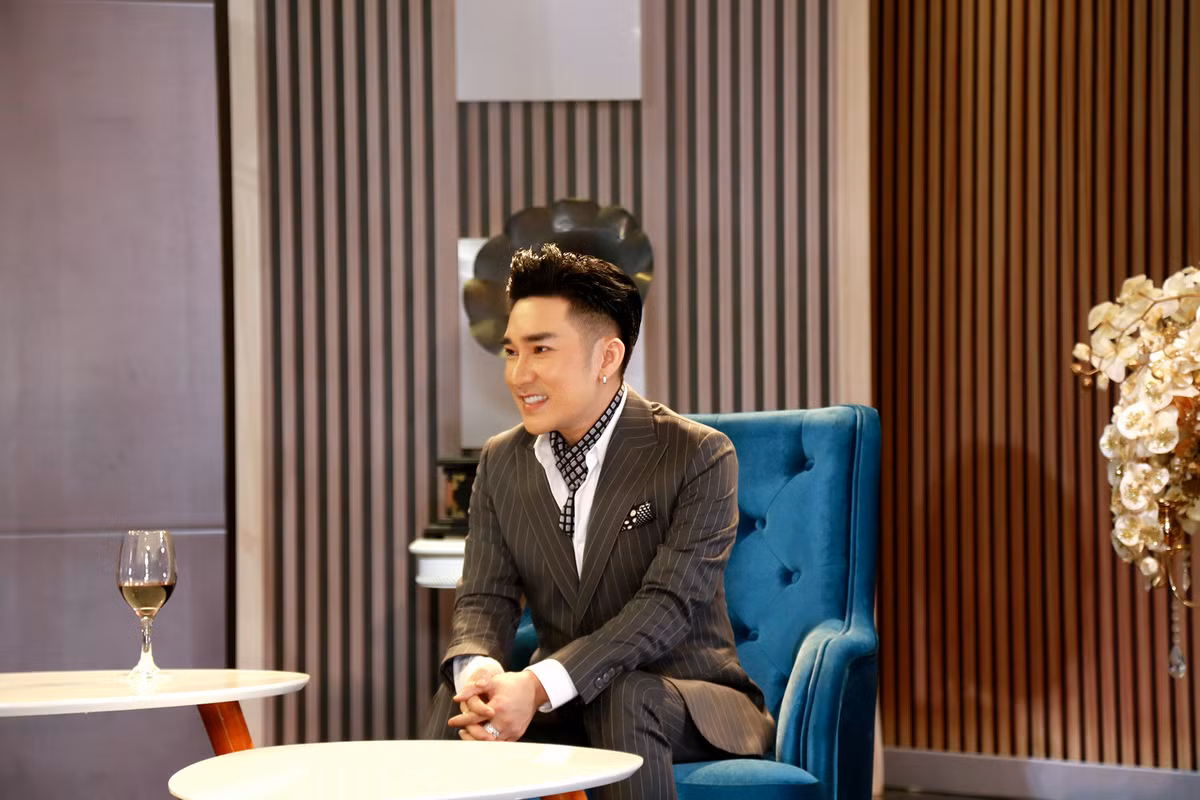 Dao dien Le Hoang “vo mat” cac nghe si thich dung hang hieu