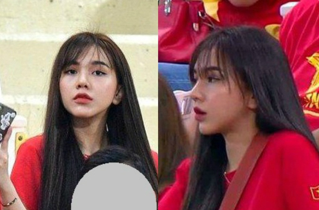 Sở hữu gương mặt xinh xắn, mũi cao cùng nước da trắng mịn, bạn gái Hoàng Đức thu hút mọi ánh nhìn. Gia Hân còn thể hiện tình yêu với bóng đá Việt Nam khi mặc áo cờ đỏ sao vàng nổi bật trên khán đài.