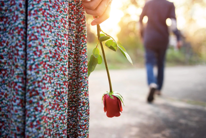 Doi vo thuong, duoc mat hu ao, hay song nhu mot nguoi dang yeu
