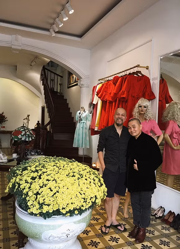 Fans xuýt xoa, ngưỡng mộ trước hình ảnh đời thường, gần gũi của 2 nghệ sĩ gạo cội đất Bắc.