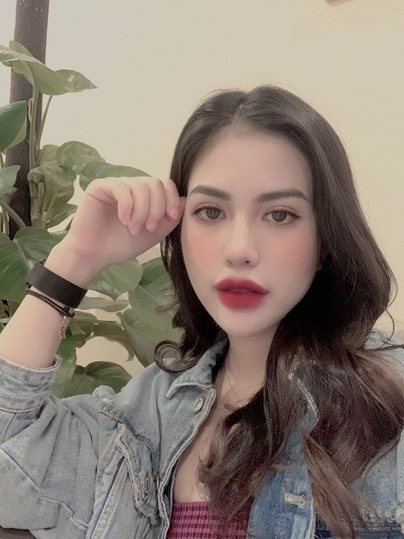 Viet Anh dang anh trong con ro nghi van tai hop, vo cu len tieng nhung bi 