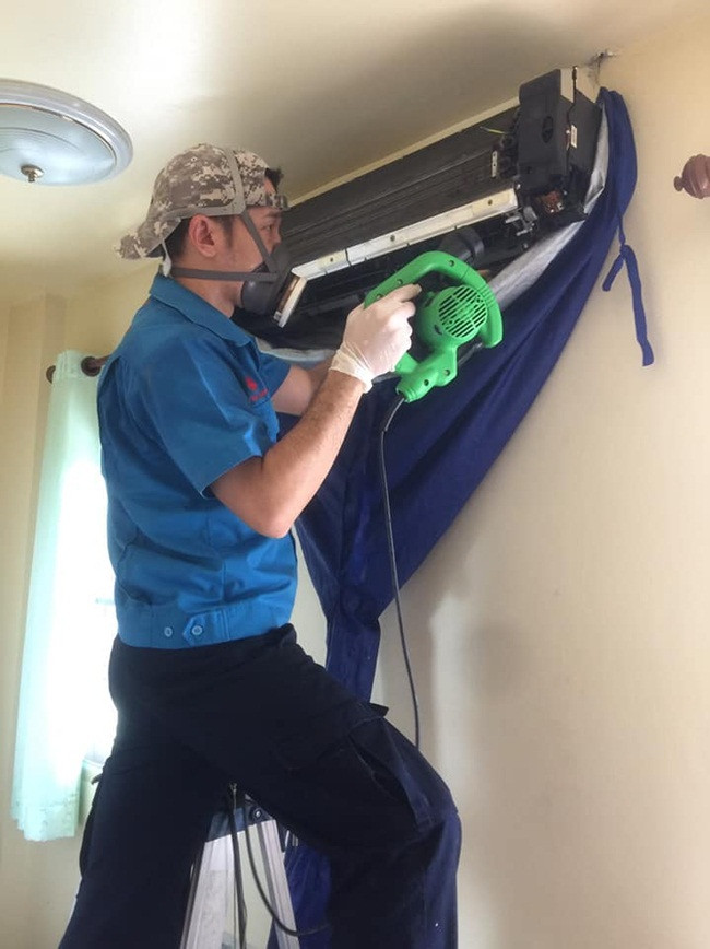 Anh Chutiphong và bạn làm việc 6 ngày/tuần và kiếm thu nhập hơn 50.400 bath/tháng (~36,4 triệu đồng), sau khi trừ chi phí và chia tiền thu về là 20.000 bath/người/tháng (~14 triệu đồng/người).